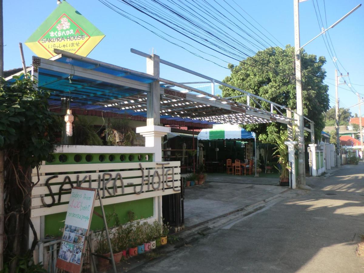 Sakura House Vandrarhem Chiang Mai Exteriör bild
