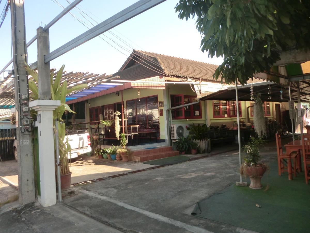 Sakura House Vandrarhem Chiang Mai Exteriör bild