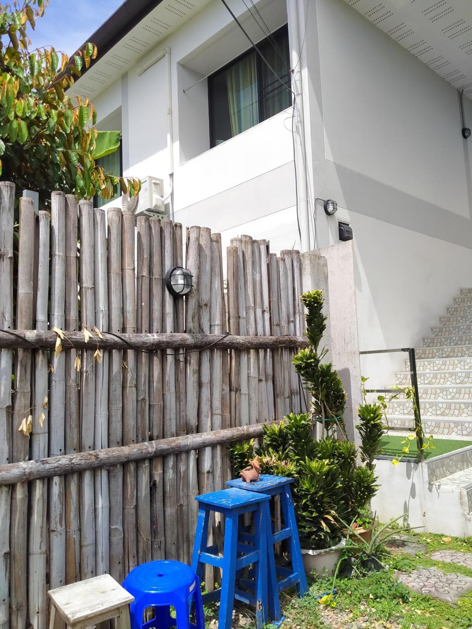 Sakura House Vandrarhem Chiang Mai Exteriör bild