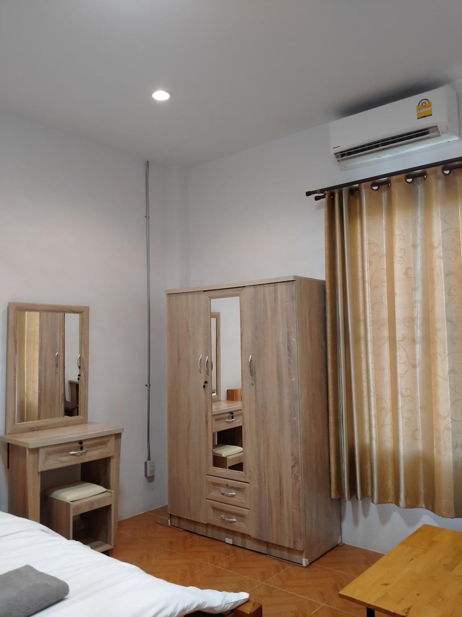 Sakura House Vandrarhem Chiang Mai Exteriör bild