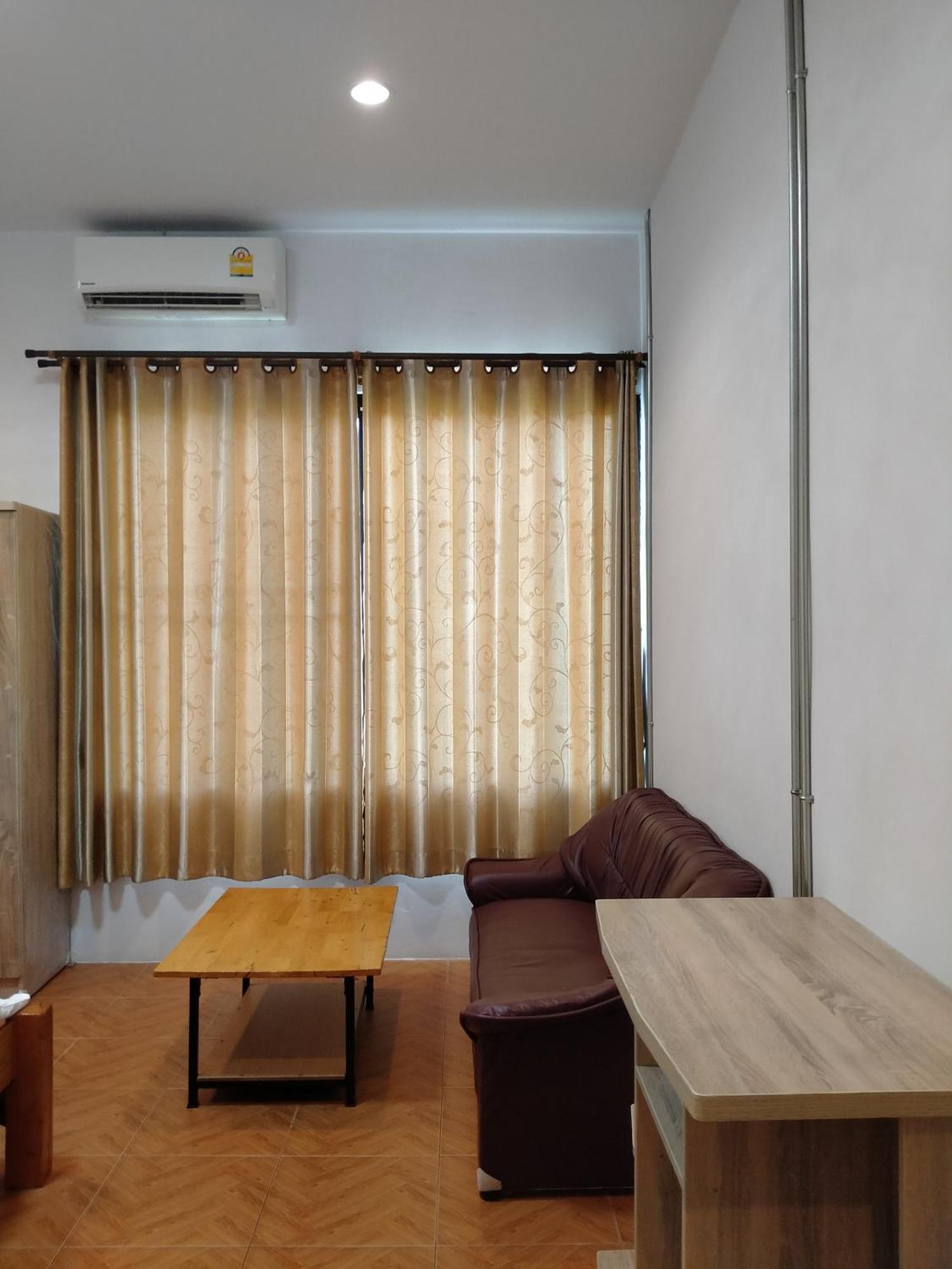 Sakura House Vandrarhem Chiang Mai Exteriör bild