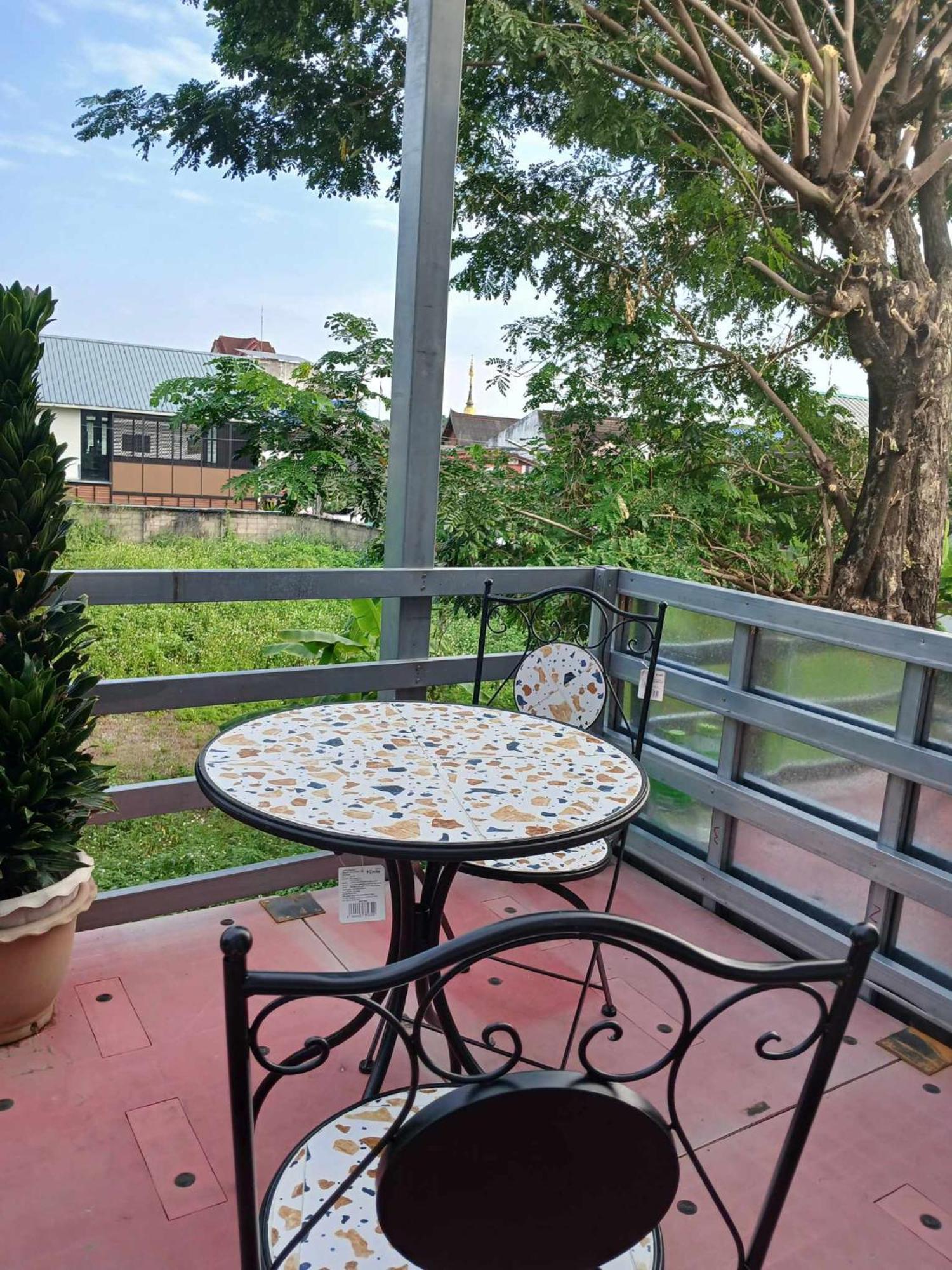 Sakura House Vandrarhem Chiang Mai Exteriör bild