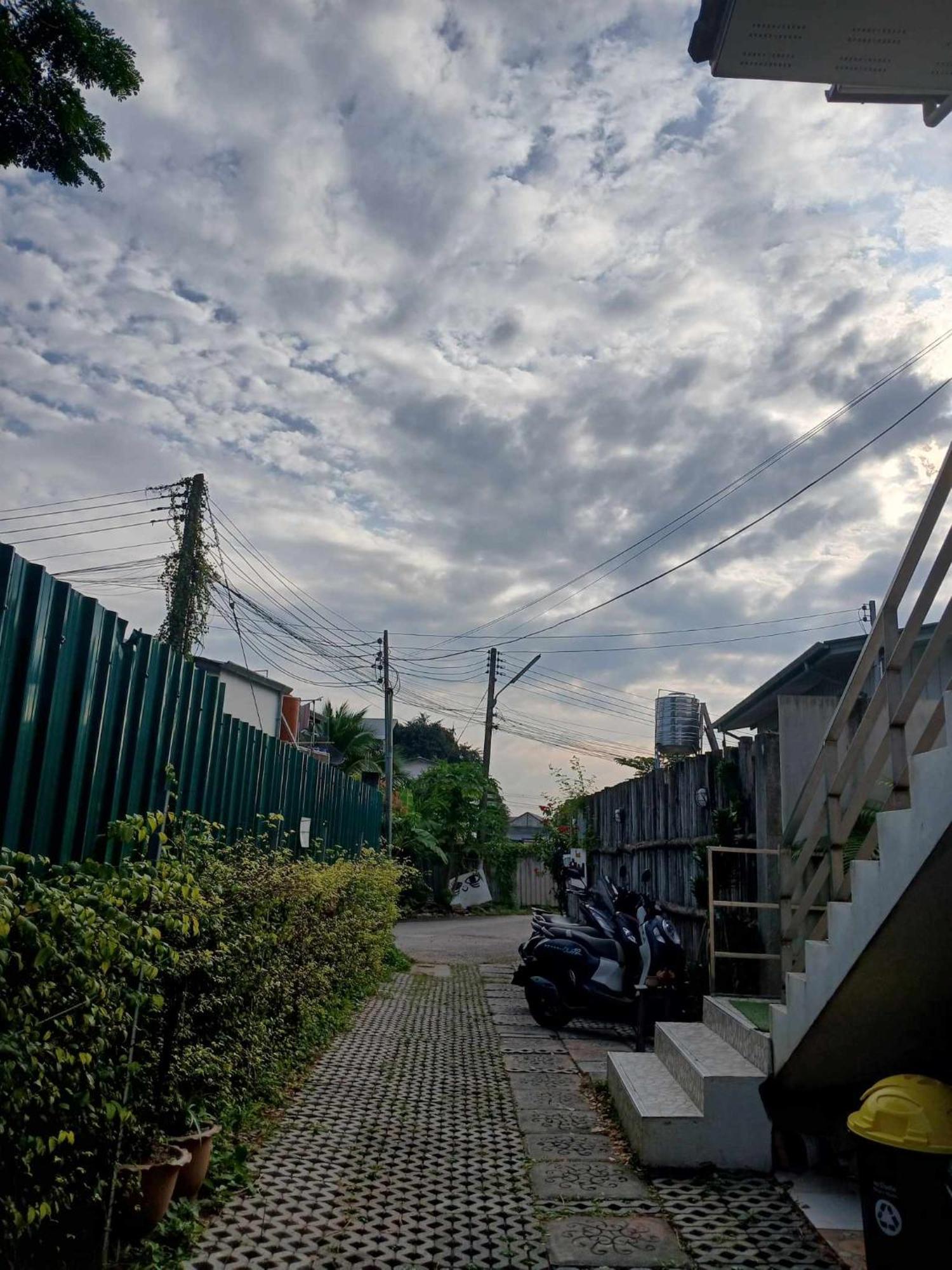 Sakura House Vandrarhem Chiang Mai Exteriör bild